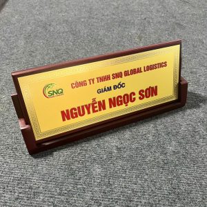 Bảng tên để bàn cao cấp dành cho lãnh đạo doanh nghiệp