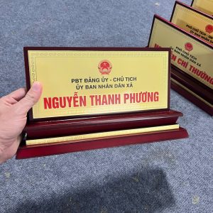 Làm bảng tên gỗ đồng cao cấp, sắc nét giá xưởng