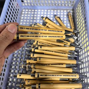 Bút tre làm quà tặng cho Khách nhân cho hội chợ triển lãm