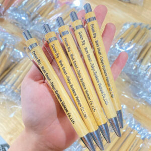 Bút tre in nội dung giá xưởng dùng làm quà tặng hội chợ