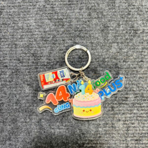 Làm móc khóa Mica cho nhãn hàng sữa giá gốc tận xưởng