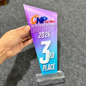 Làm cúp Mica (acrylic) tặng quà cho giải thi đấu giá xưởng, giao nhanh