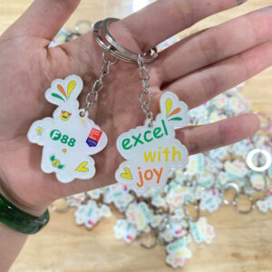 Móc khóa mica cho cửa hàng và chuỗi bán lẻ giá gốc tận xưởng