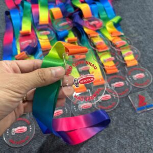 Làm huy chương acrylic tặng sự kiện giá gốc tận xưởng