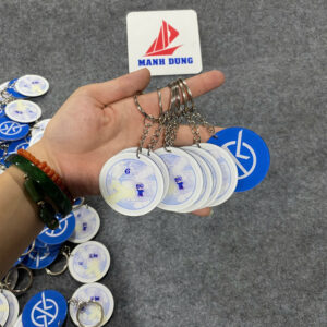 Móc khóa in logo dùng làm quà tặng quảng bá thương hiệu giá xưởng